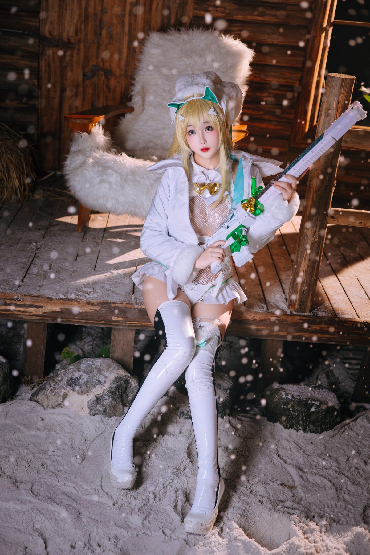 日奈娇 cosplay 写真_胜利女神妮姬露菲圣诞A室外合集 | 日奈娇 妮姬露菲圣诞主题全套图包 [27P-601M]