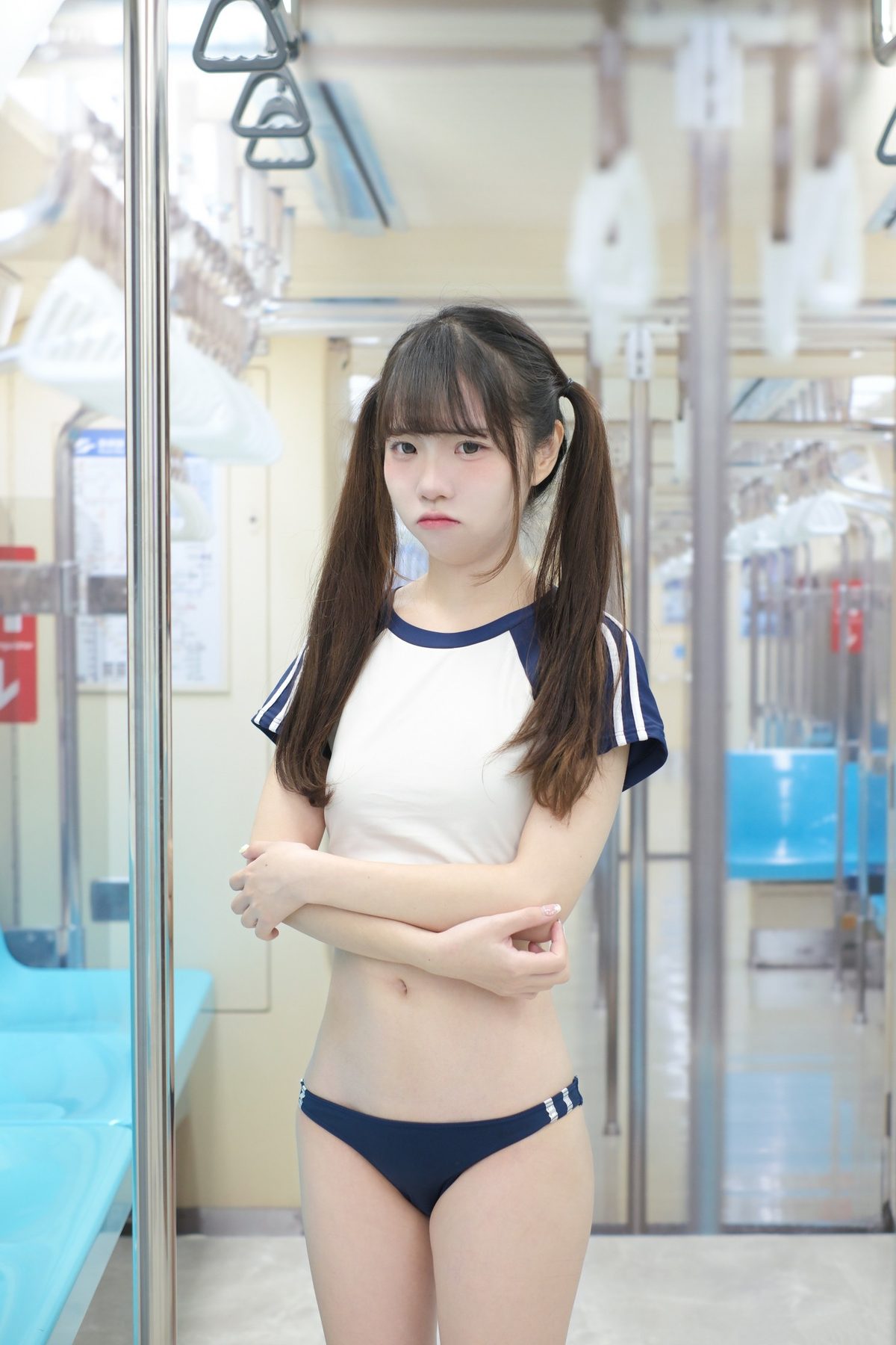 可可小白兔 cosplay写真_電車上の女高中生合集 | 可可小白兔 COS女高中生全套图包 [70P-40M]
