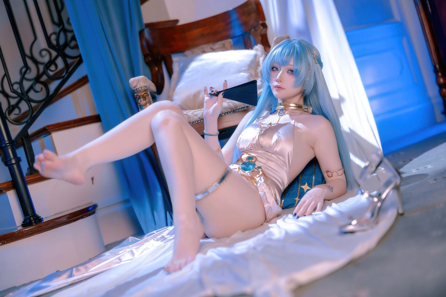 屿鱼 cosplay写真_胜利女神妮姬海伦礼服合集 | 屿鱼 COS海伦全套图包 [60P-535M]