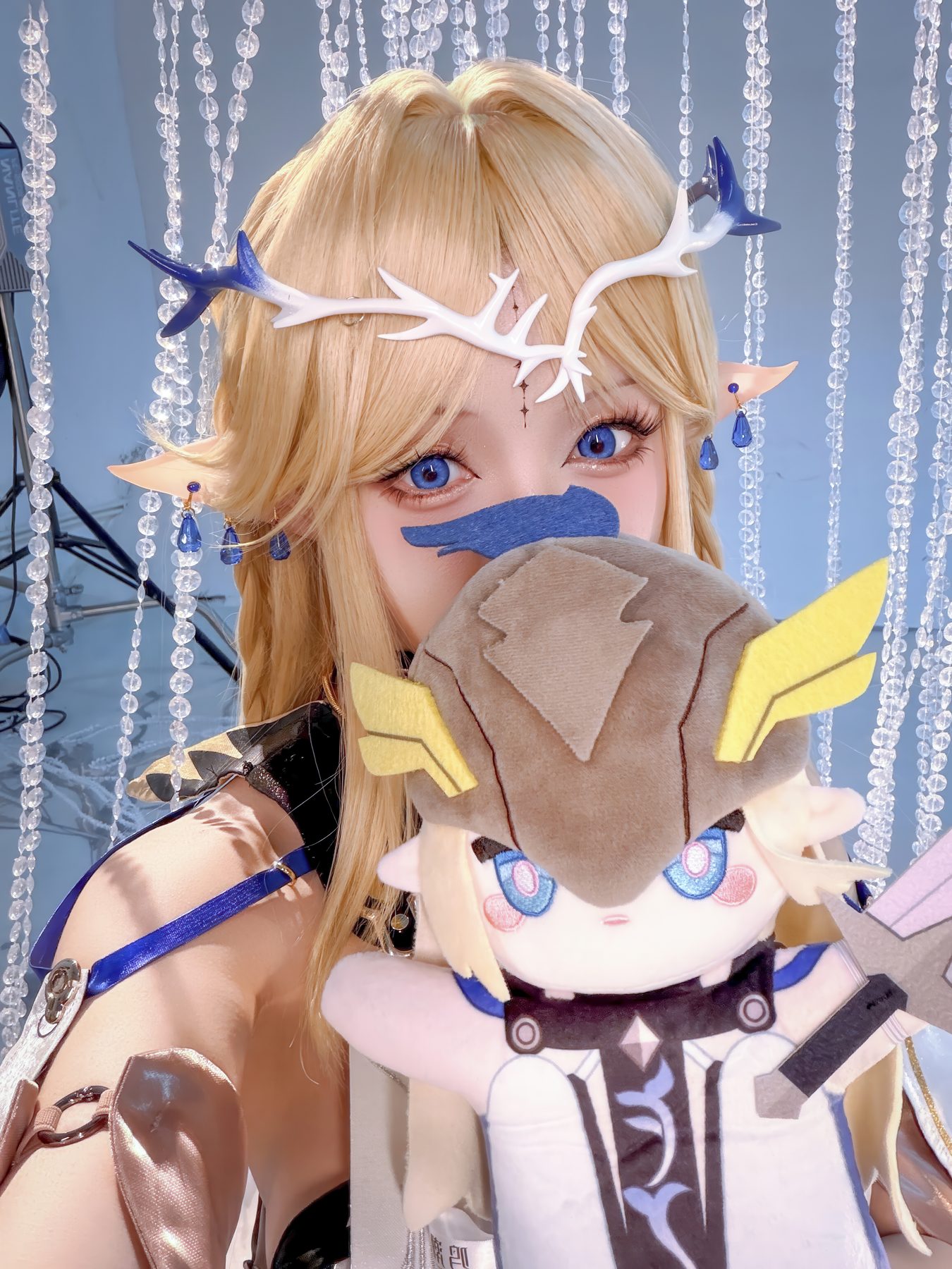 星之迟迟 鸣潮卡提希娅 COS写真
