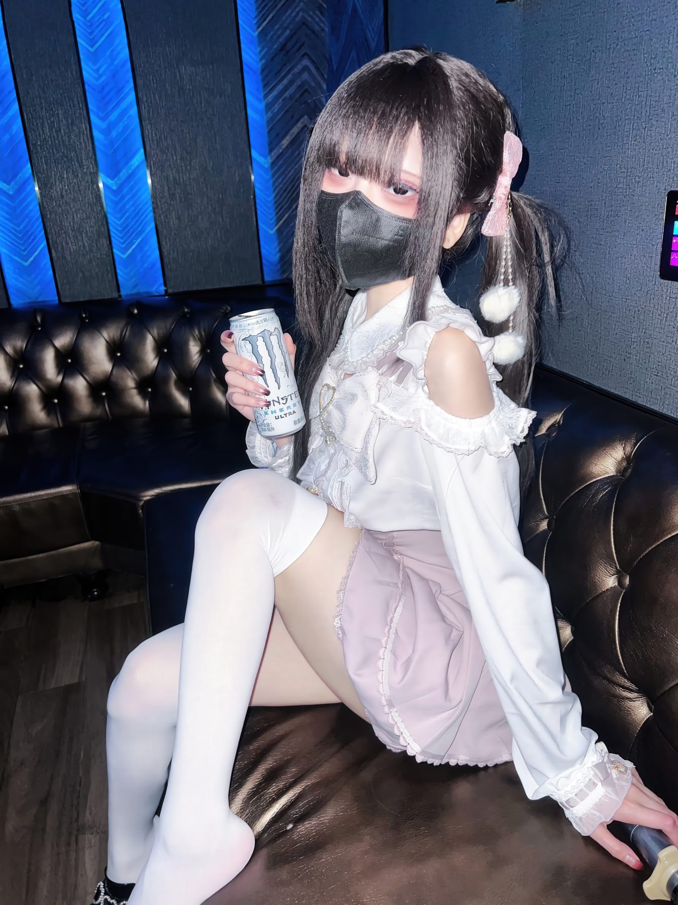 纸悦Etsu ko 与地雷系女子的ktv约会 COS写真