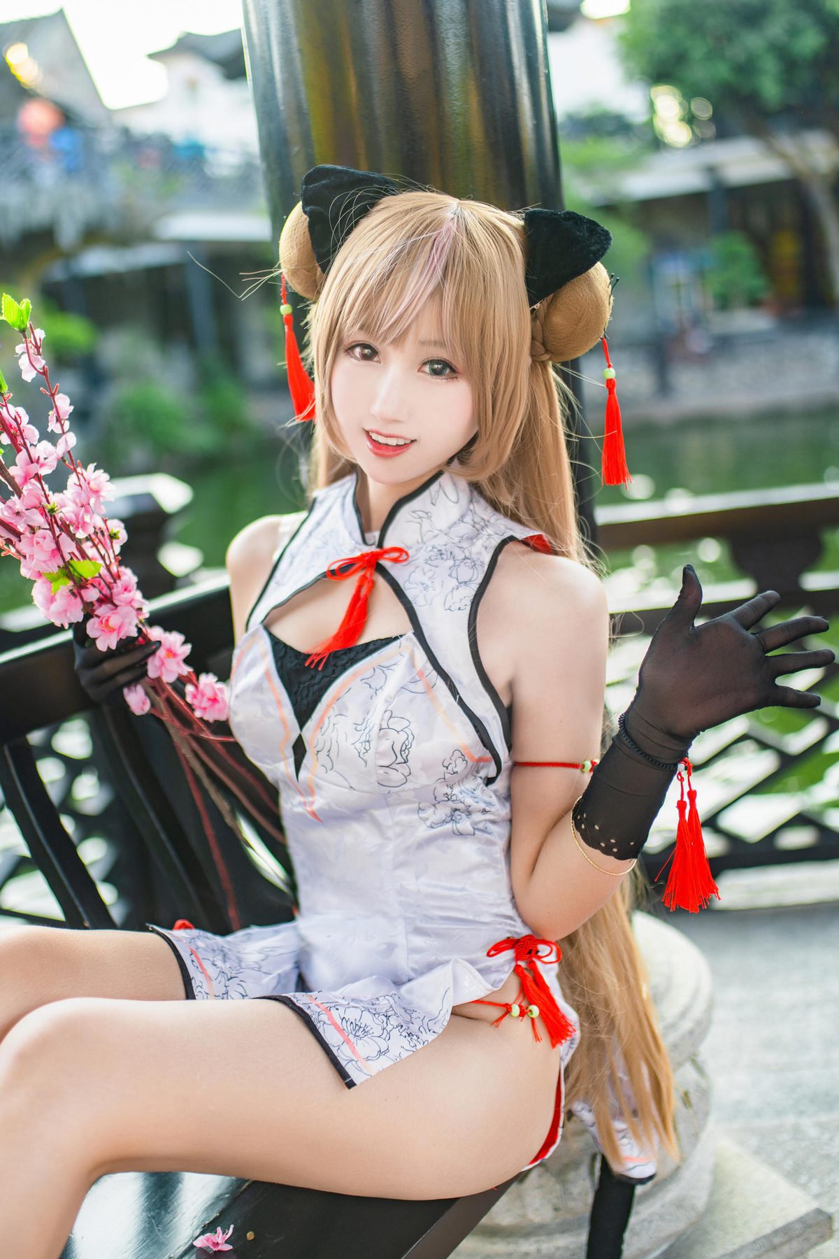 羽生三未 Mk23 蜂糖花 COS写真