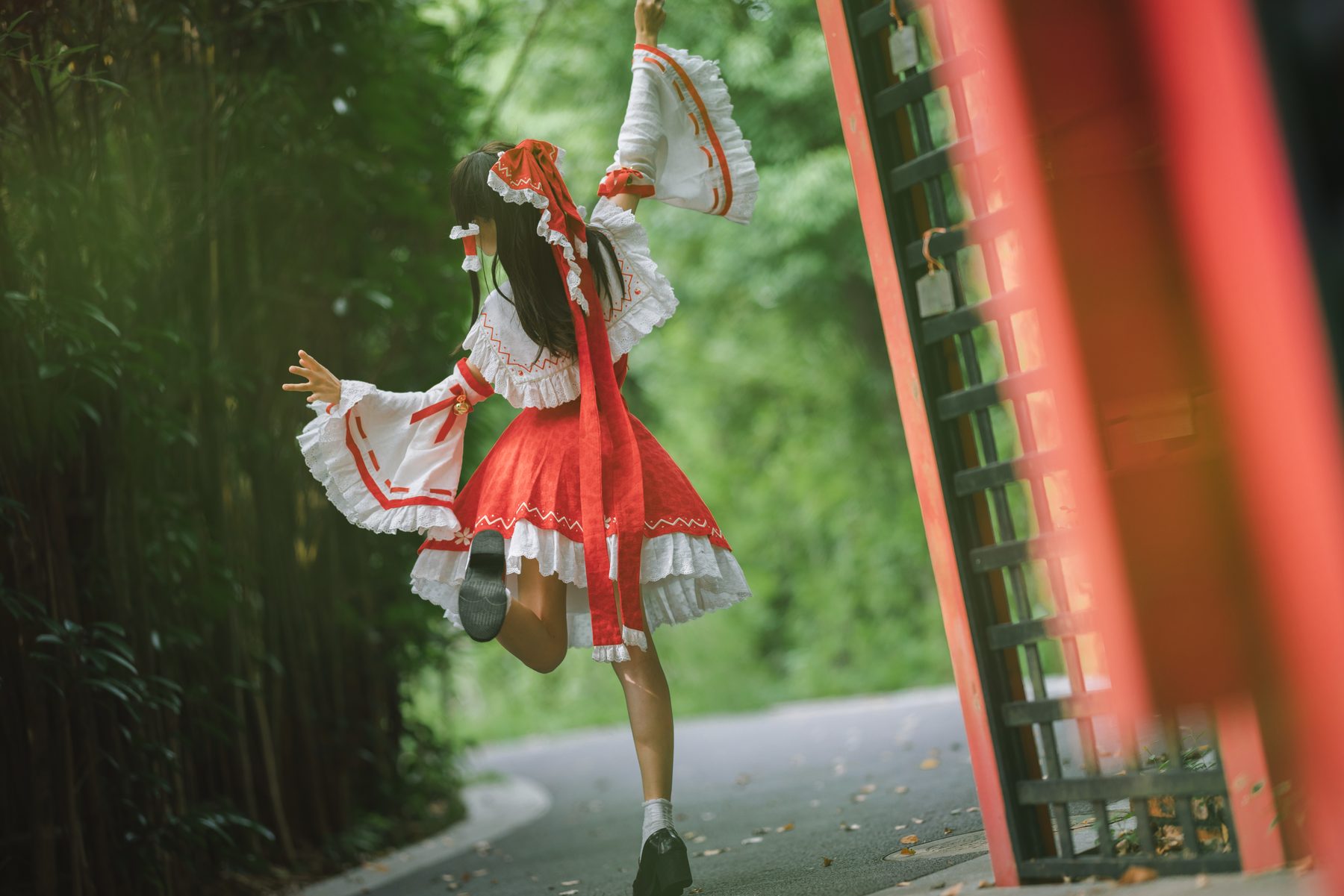 花柒Hana 森森仙短款灵梦 COS写真