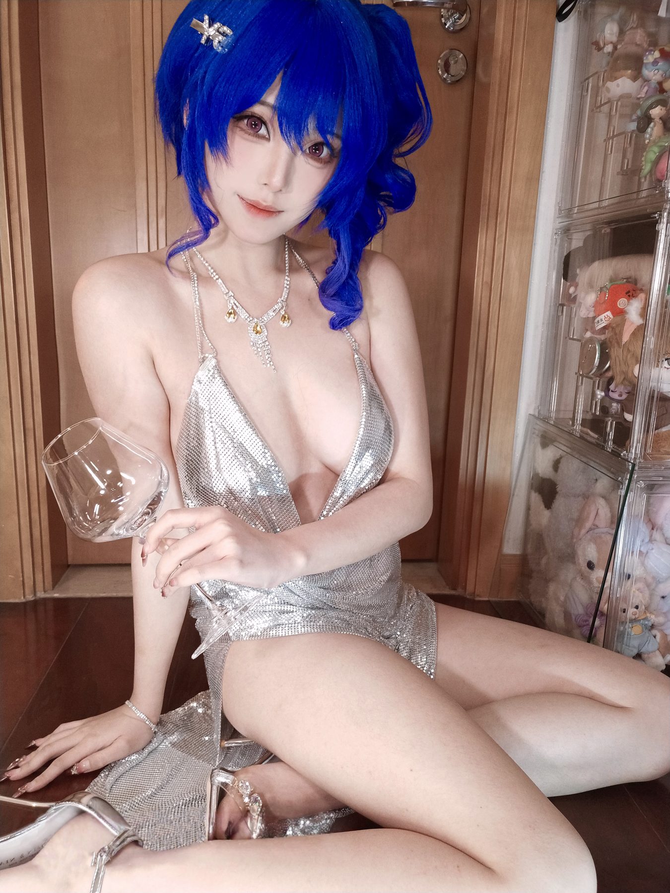 蜜汁猫裘 碧蓝航线 圣路易斯礼服自拍 16P1V 1 COS写真