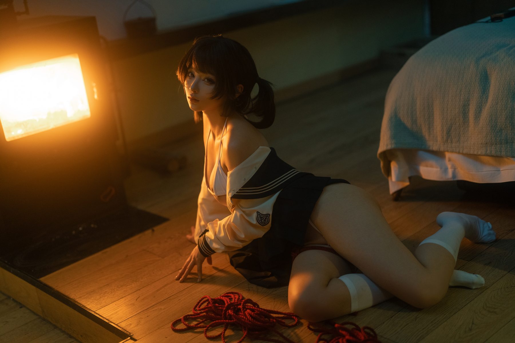 蠢沫沫 红绳 COS写真