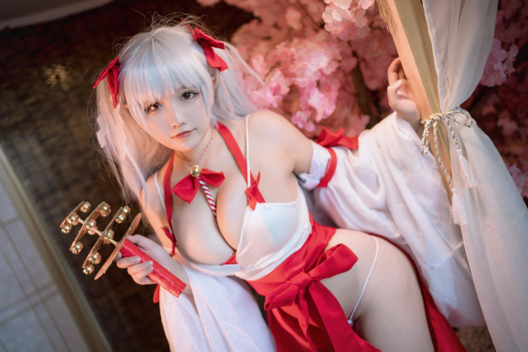 阿半今天很开心 可畏巫女 COS写真