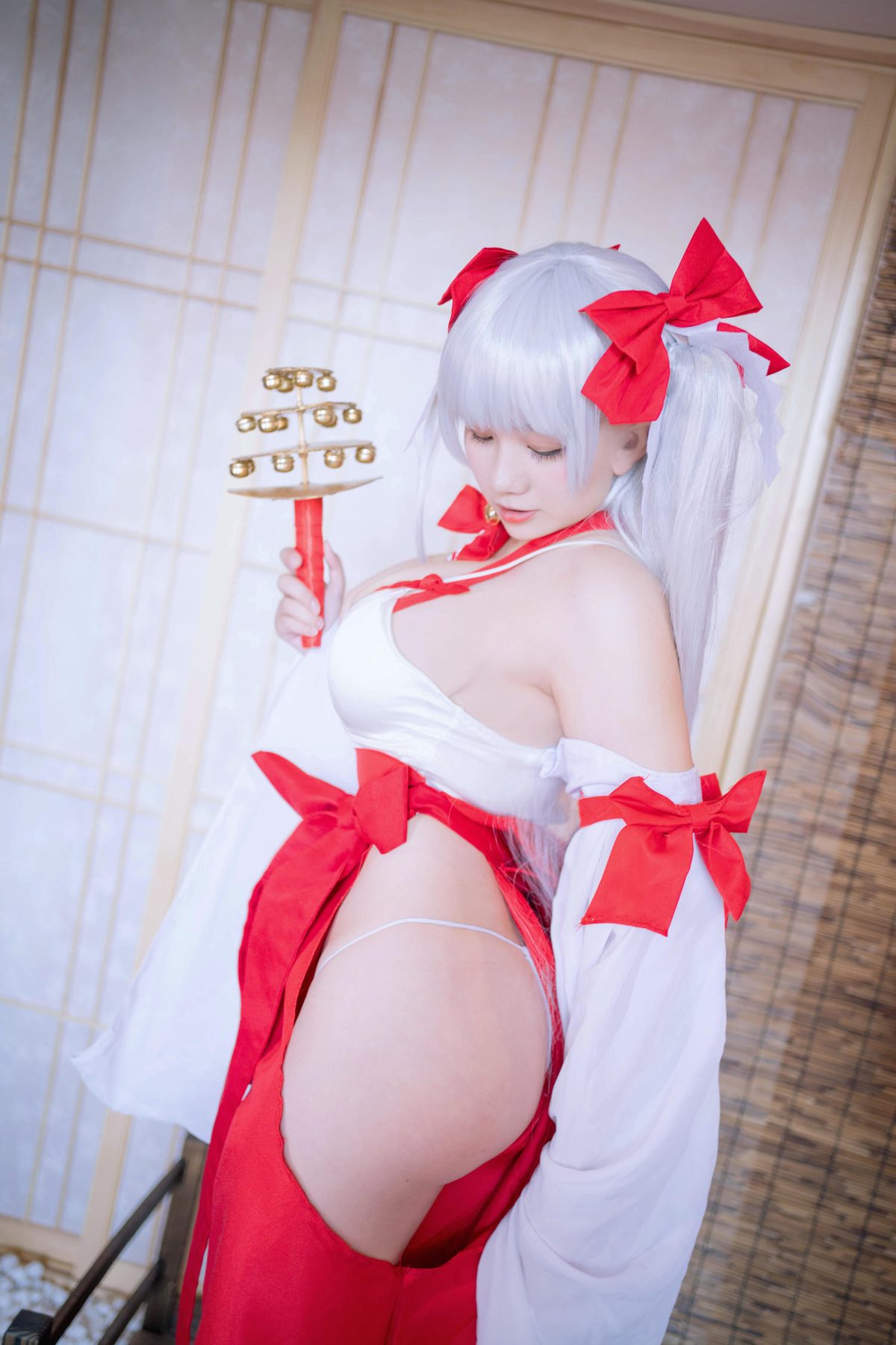 阿半今天很开心 可畏巫女 COS写真