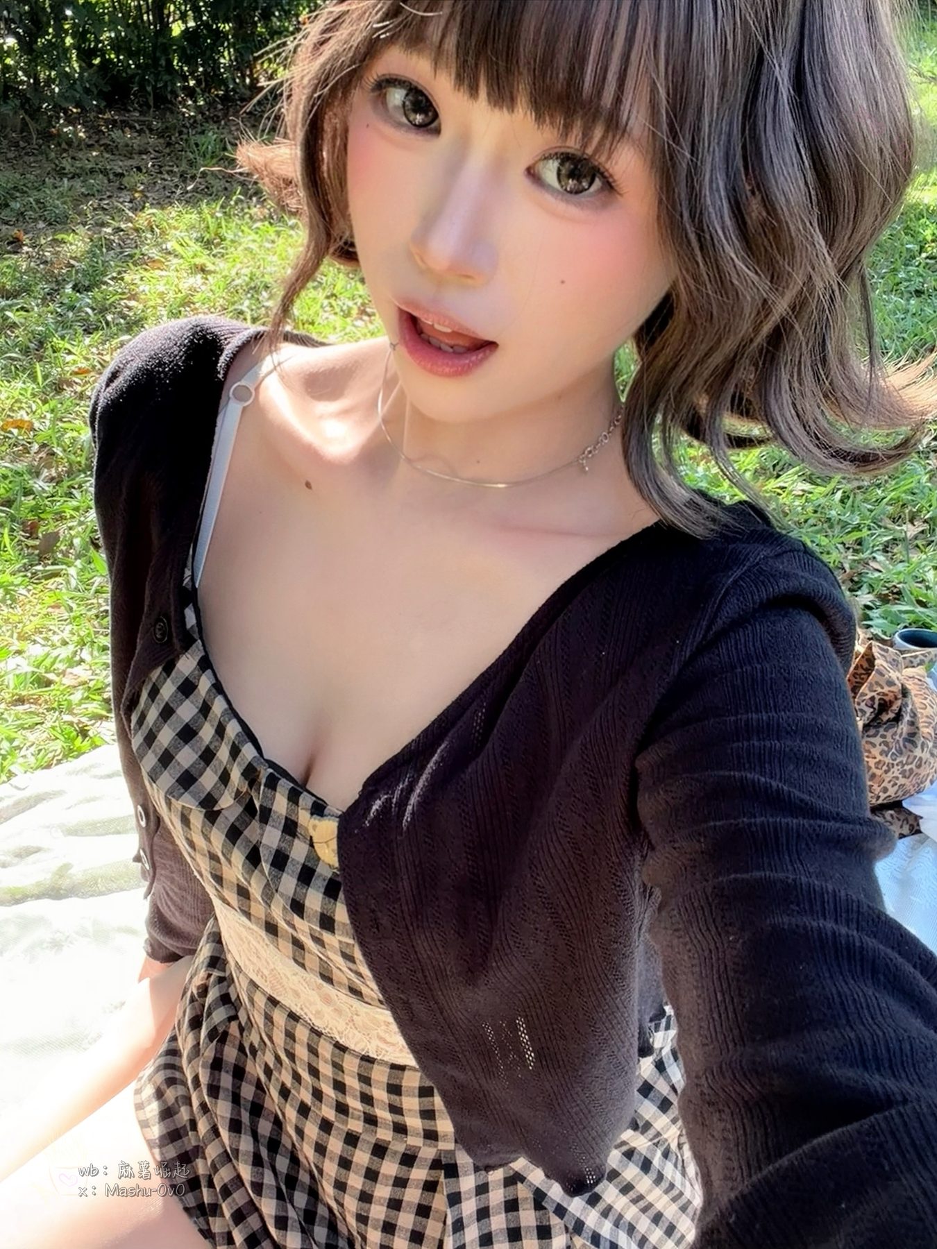 麻薯好吃 绿意深处的邀约 COS写真
