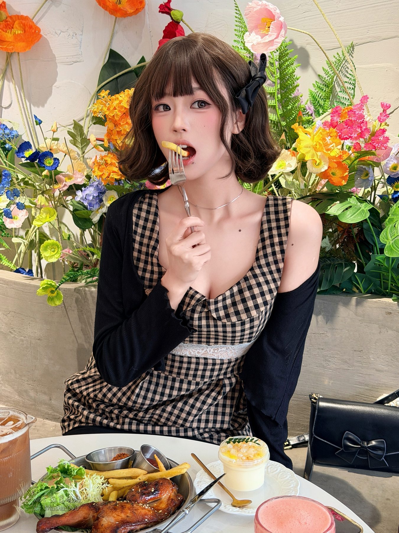 麻薯好吃 绿意深处的邀约 COS写真