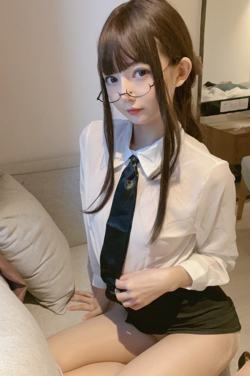 51酱 肉丝眼镜娘 COS写真