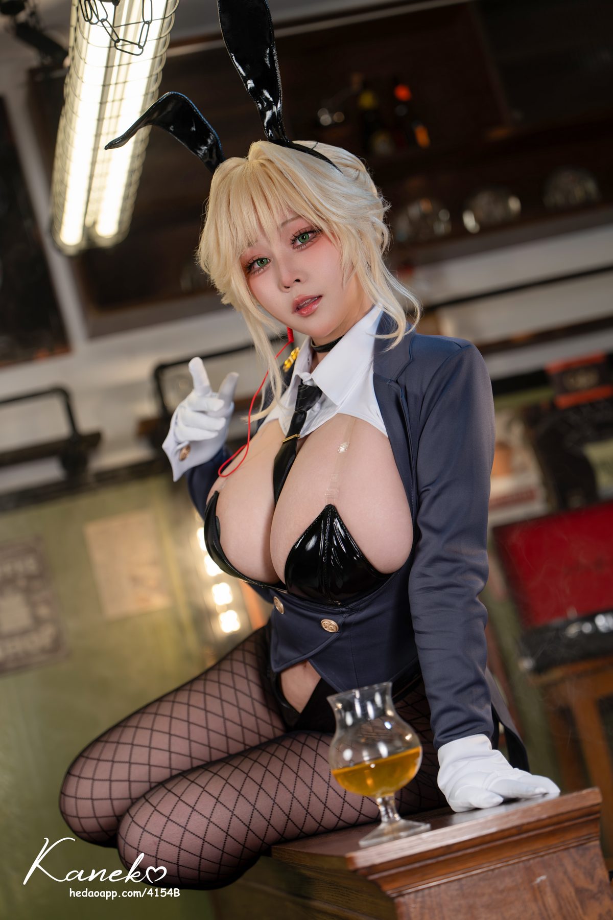 KANEKO 咔喵 Nikke 爱德·特工兔女郎 COS写真