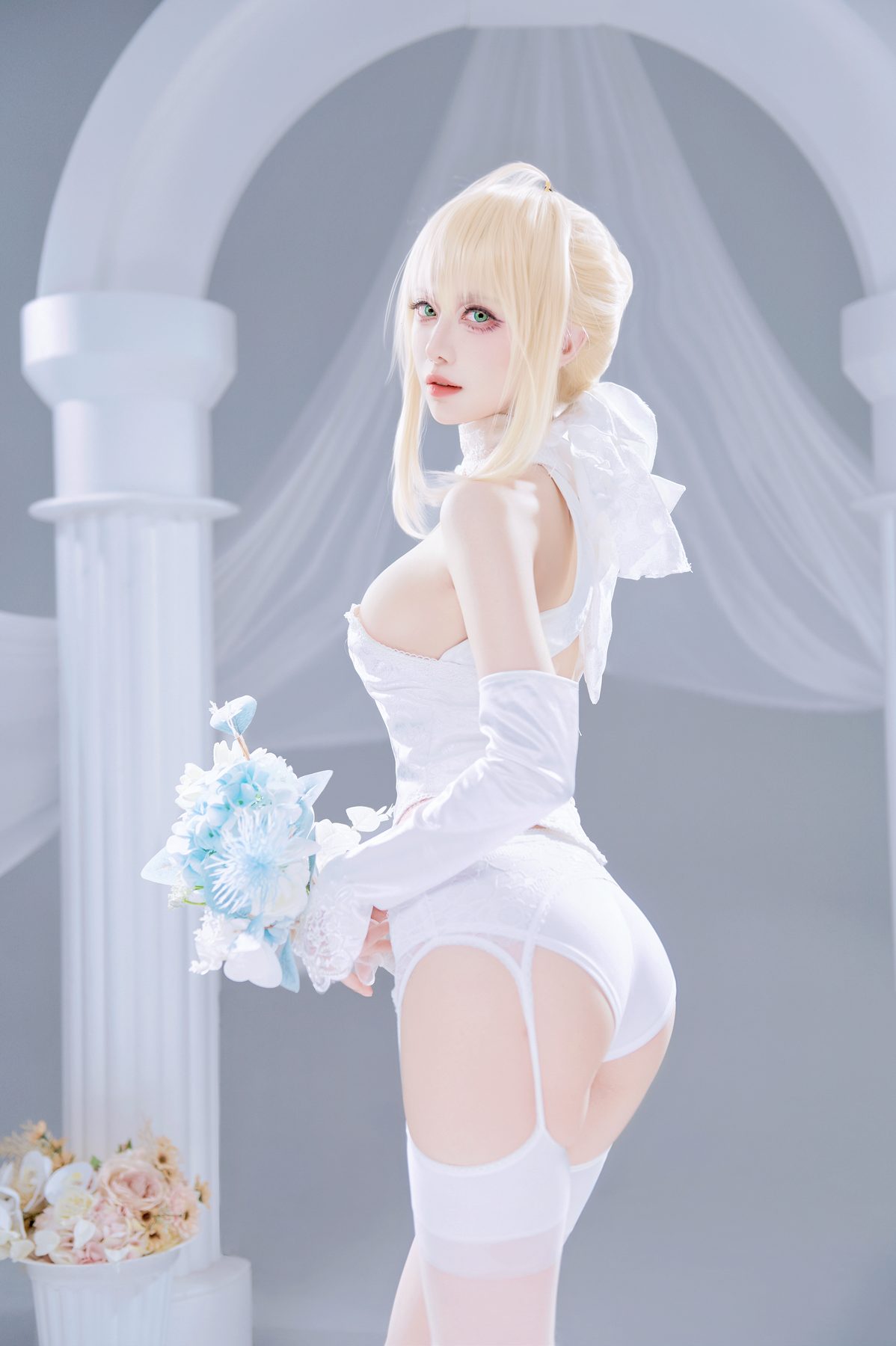 Shika小鹿鹿 cosplay写真_FGO Saber花嫁合集 | Shika小鹿鹿 COS花嫁全套图包 [22P-284MB]