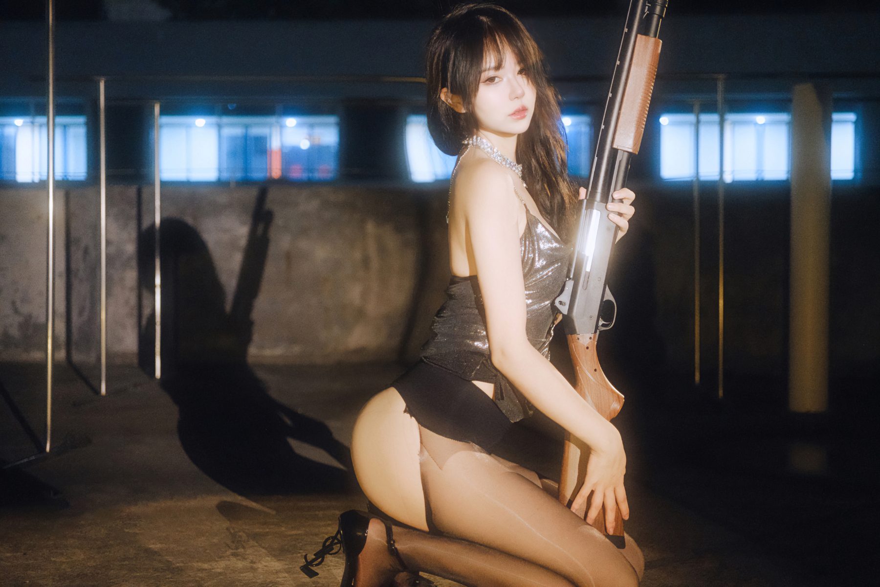 Tina很妖孽呀 夜色连衣裙 COS写真