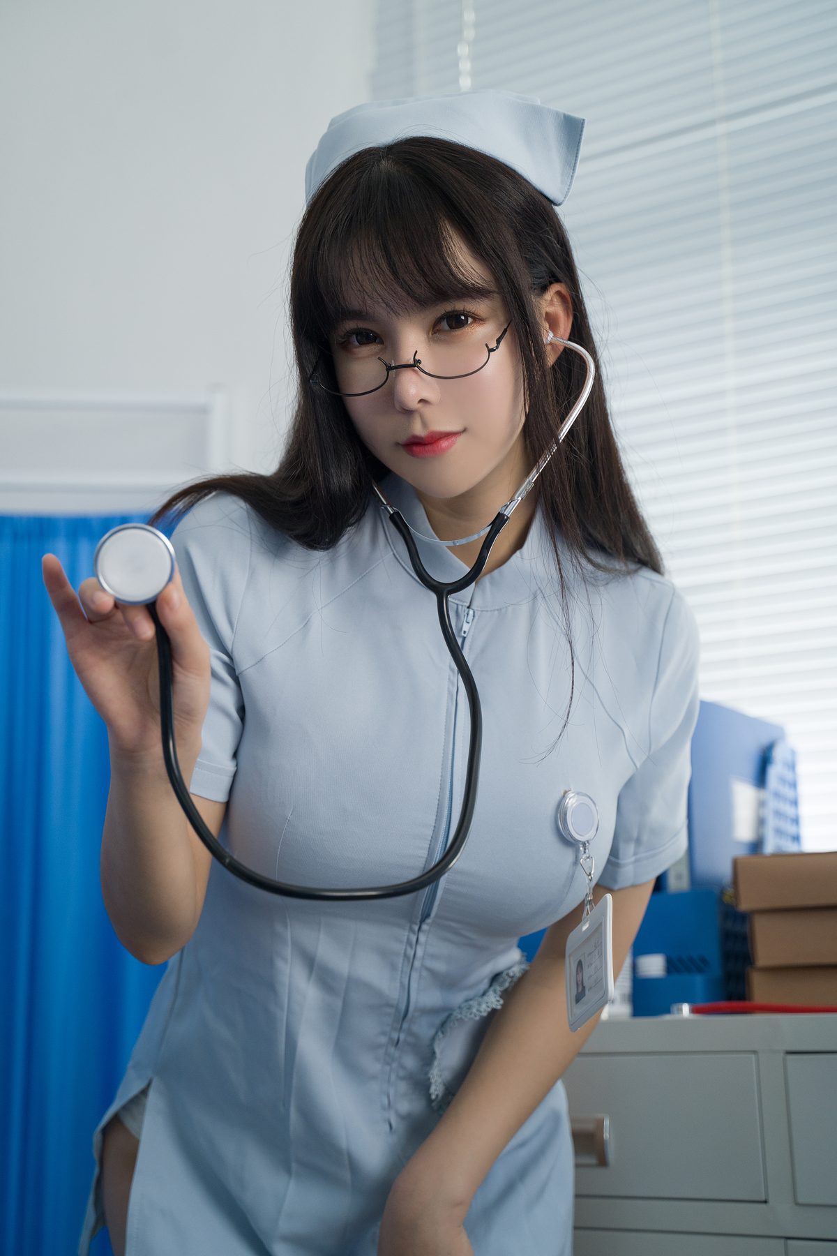 亚马逊鲶鱼 新人看护师 COS写真