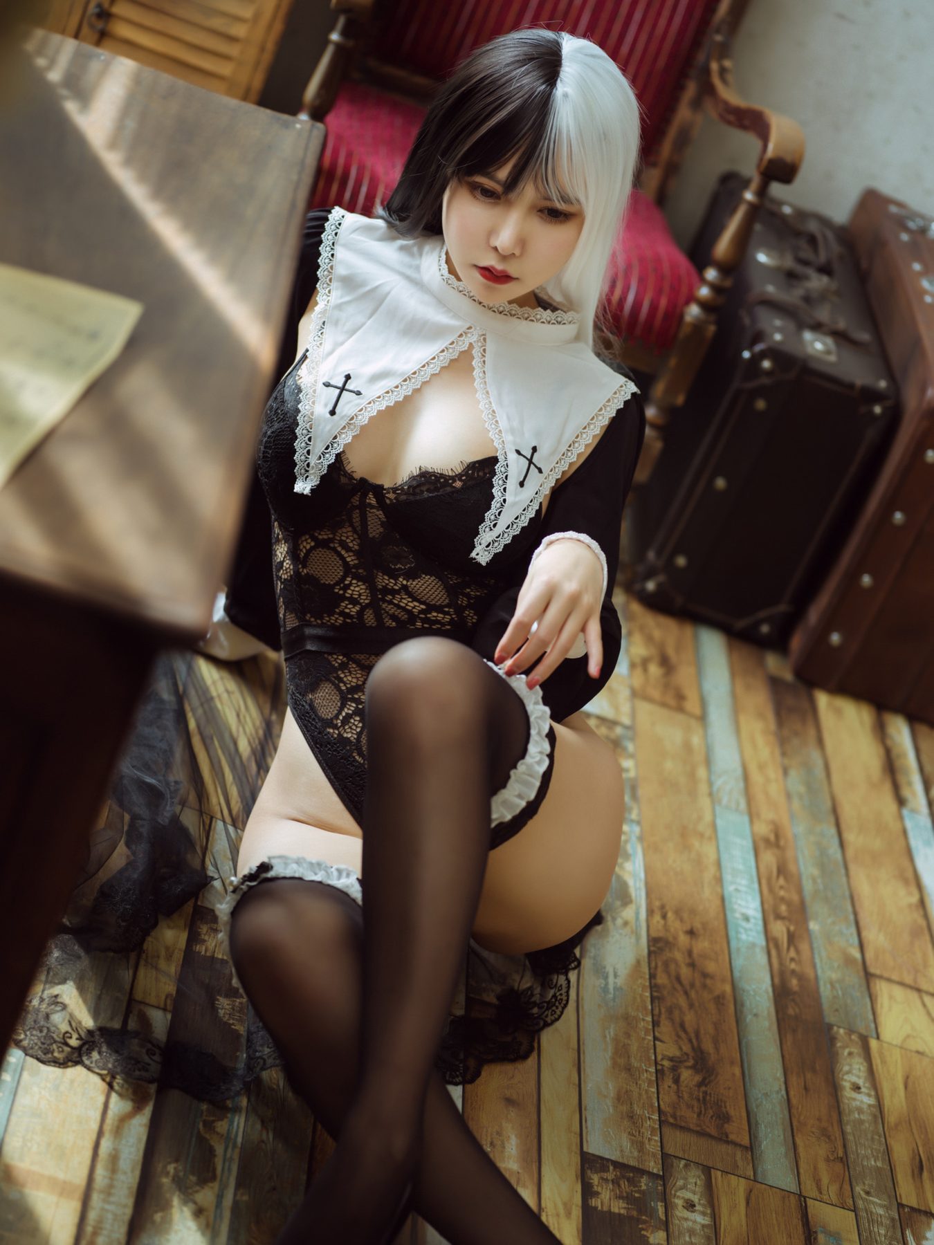 亚马逊鲶鱼 cosplay写真_修女合集 | 亚马逊鲶鱼 COS修女全套图包 [24P-328MB]