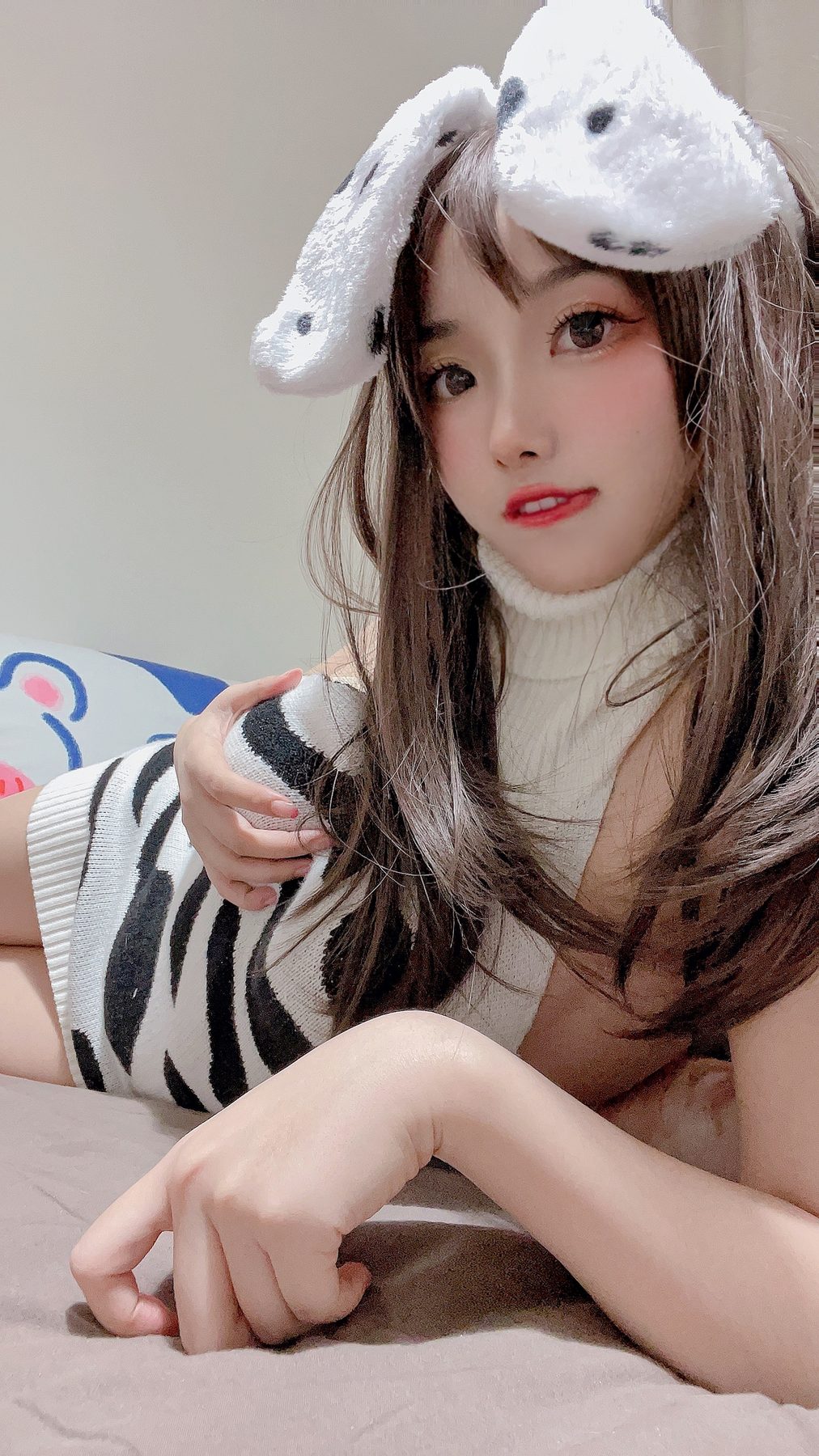 刺青Poi 毛衣 COS写真