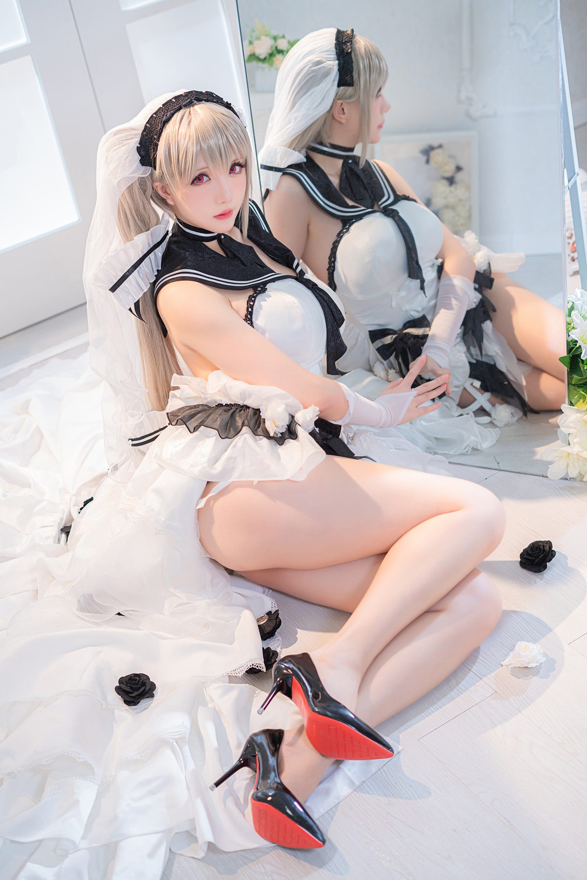 星之迟迟 纯白と漆黑-可畏 COS写真