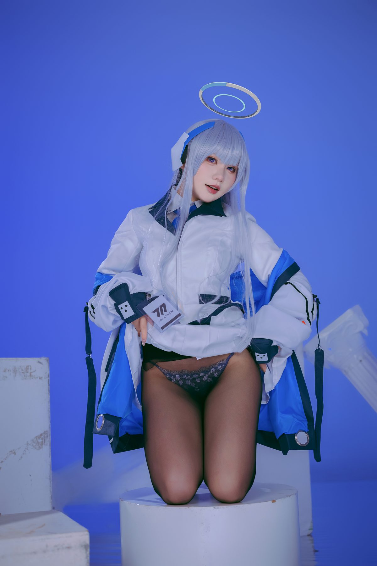 是一只熊仔吗 潮乃亚 蔚蓝档案 COS写真