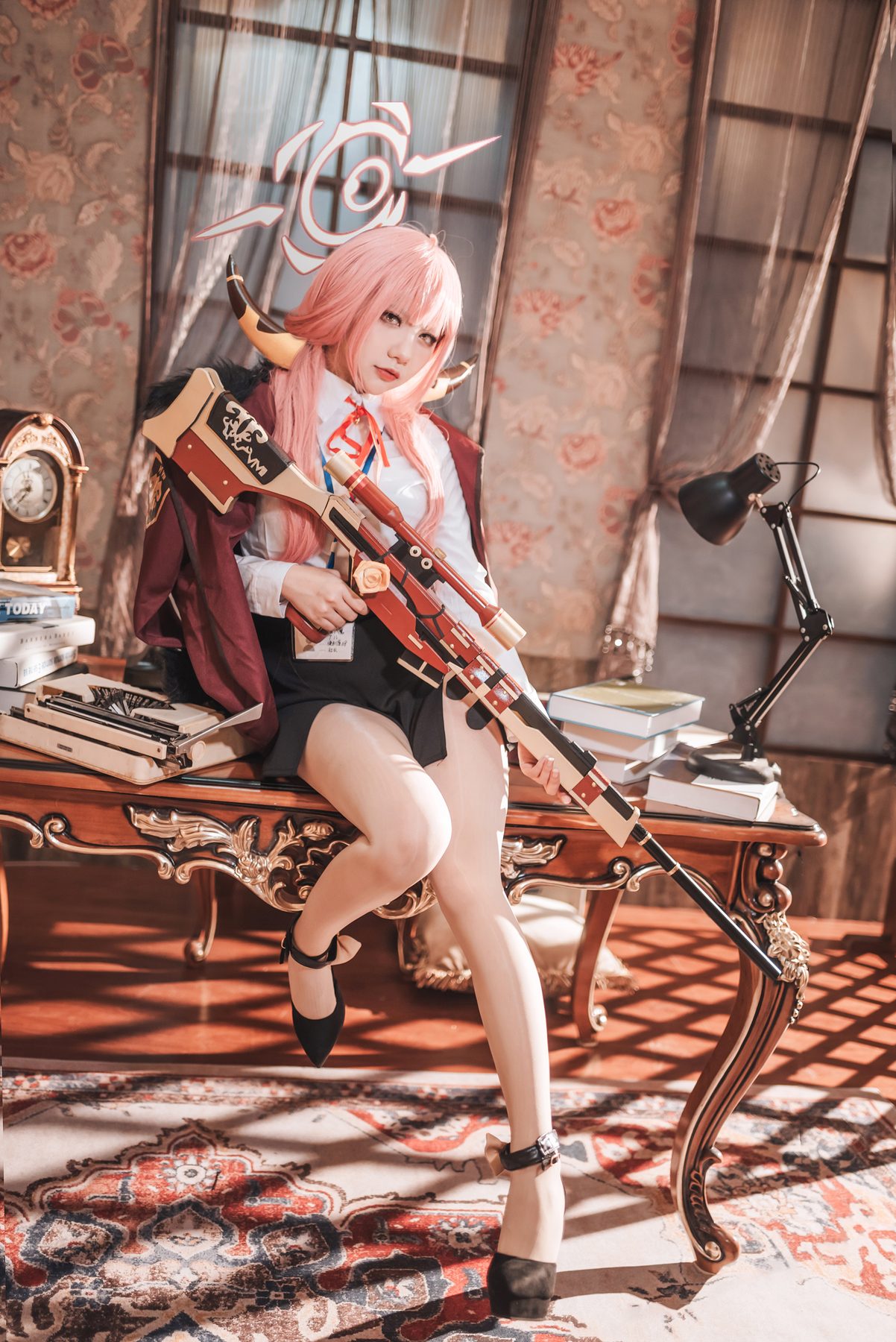 是一只熊仔吗 Blue Archive Aru Rikuhachima 碧蓝档案 陸八魔爱瑠 COS写真