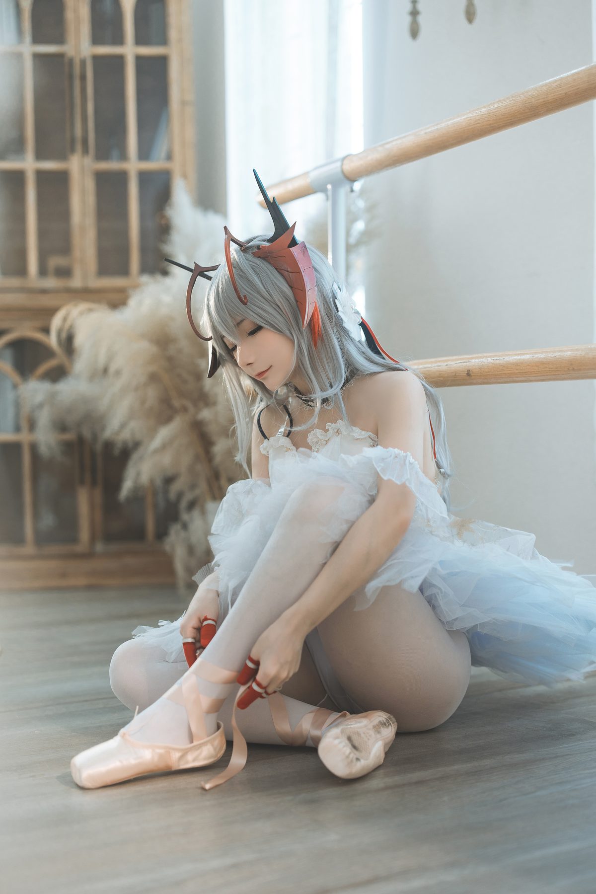 是三不是世w 明日方舟 W 芭蕾 COS写真