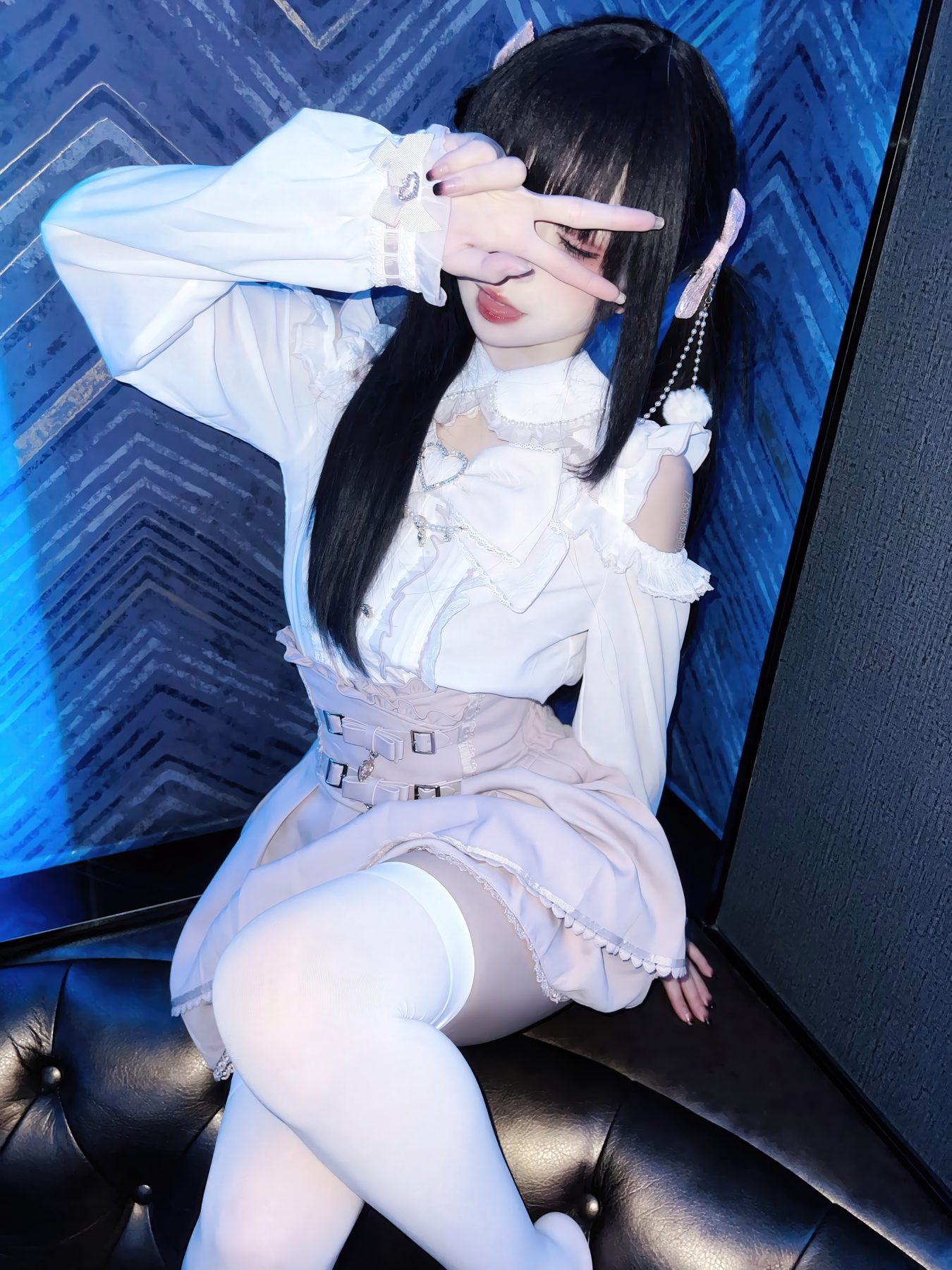 纸悦Etsu ko 与地雷系女子的ktv约会 COS写真