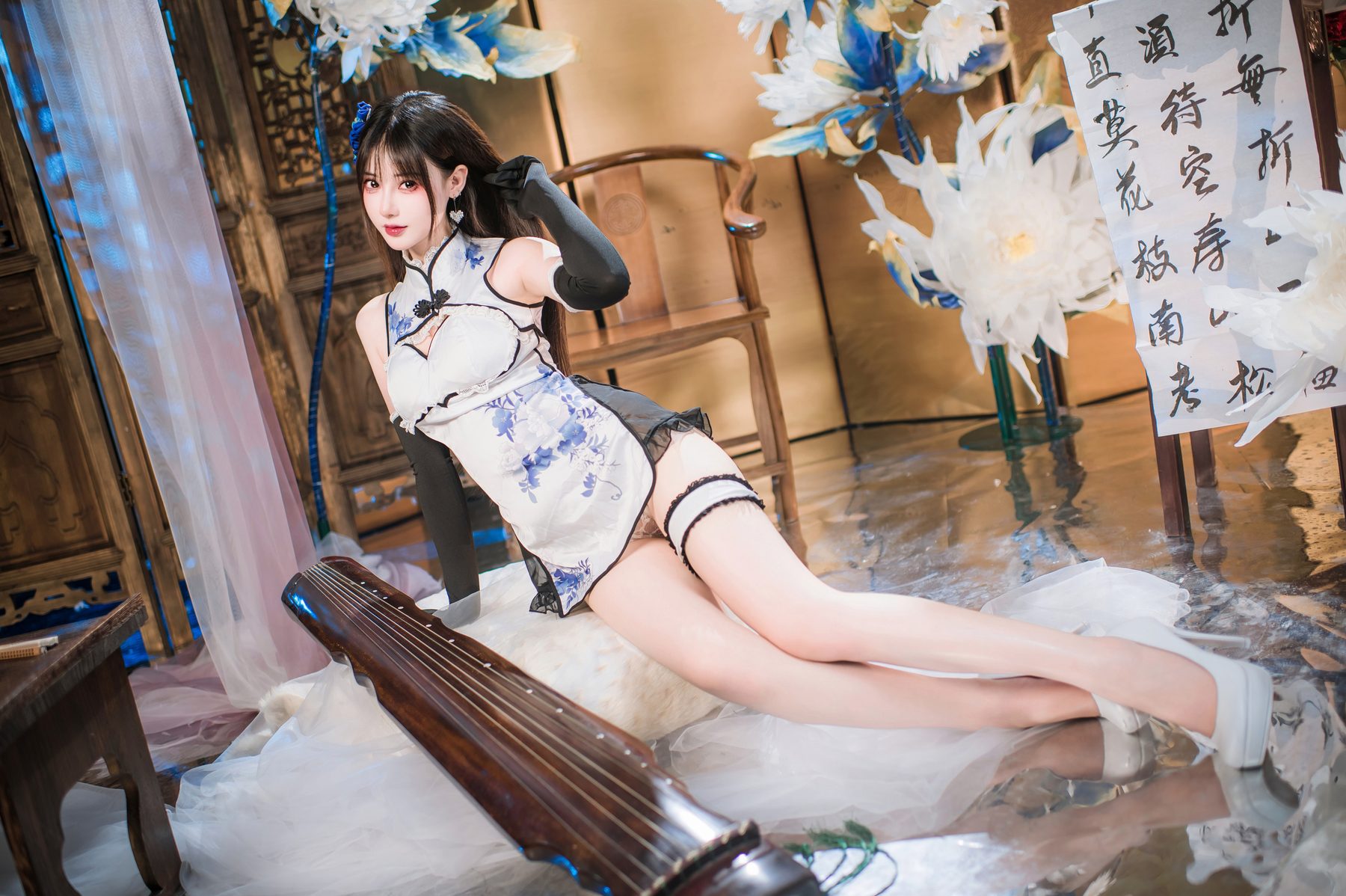 羽生三未 艳娘幻梦谭 瓶儿 青花瓷旗袍 COS写真