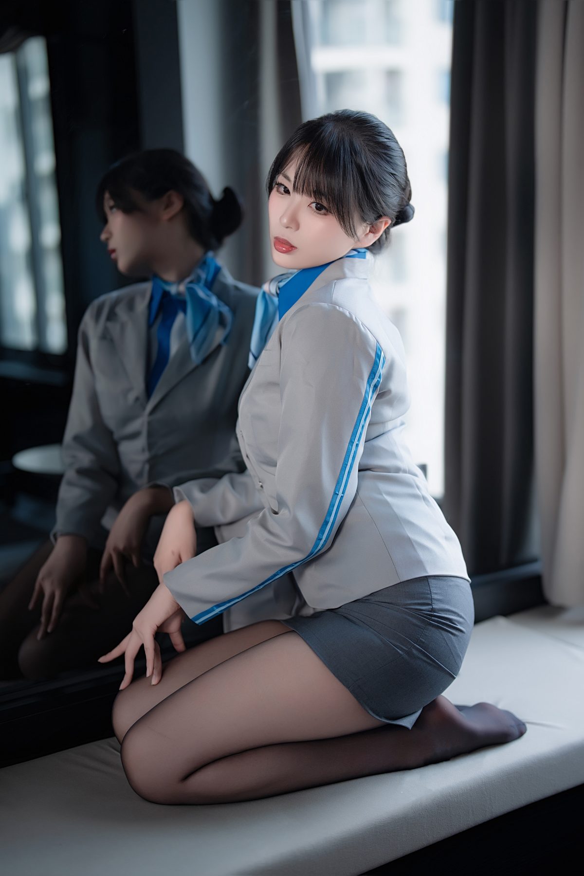 轩萧学姐 cosplay写真_生日作空姐车库合集 | 轩萧学姐 黑丝灰丝全套写真 [140P2V-7.82GB]