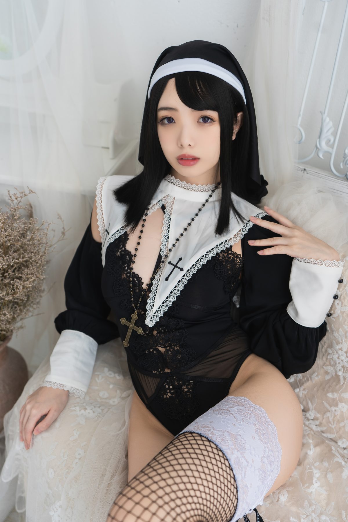 雯妹不讲道理 cosplay写真_危险祈祷修女合集 | 雯妹不讲道理 COS修女主题全套图包 [34P-353MB]