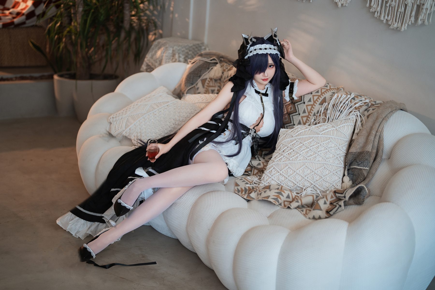 面饼仙儿 碧蓝航线 奥古斯特 女仆 COS写真