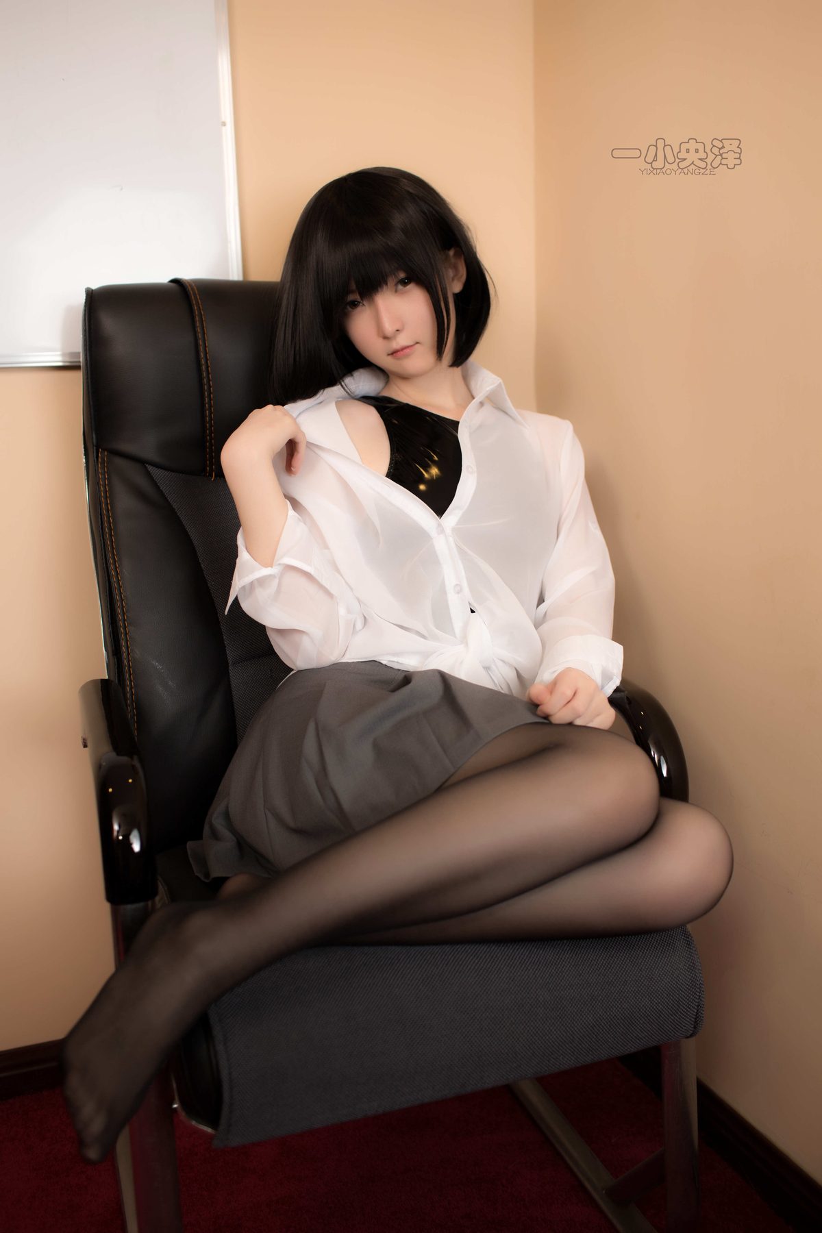 一小央泽 cosplay写真_黑丝死库水合集 | 一小央泽 COS黑丝死库水全套图包 [33P-32.43MB]