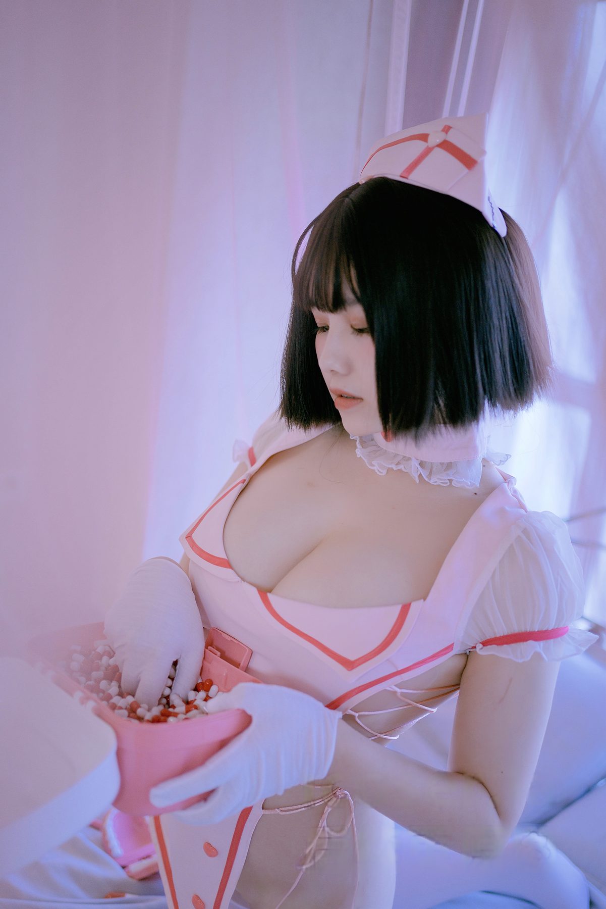 阿半今天很开心 粉护士 COS写真