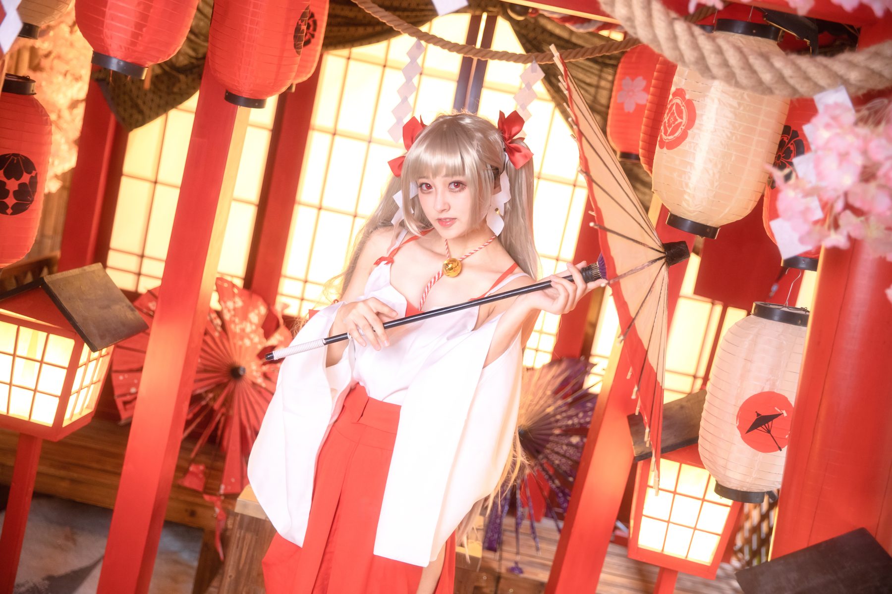 Luisa零纱 碧蓝航线 可畏巫女 COS写真