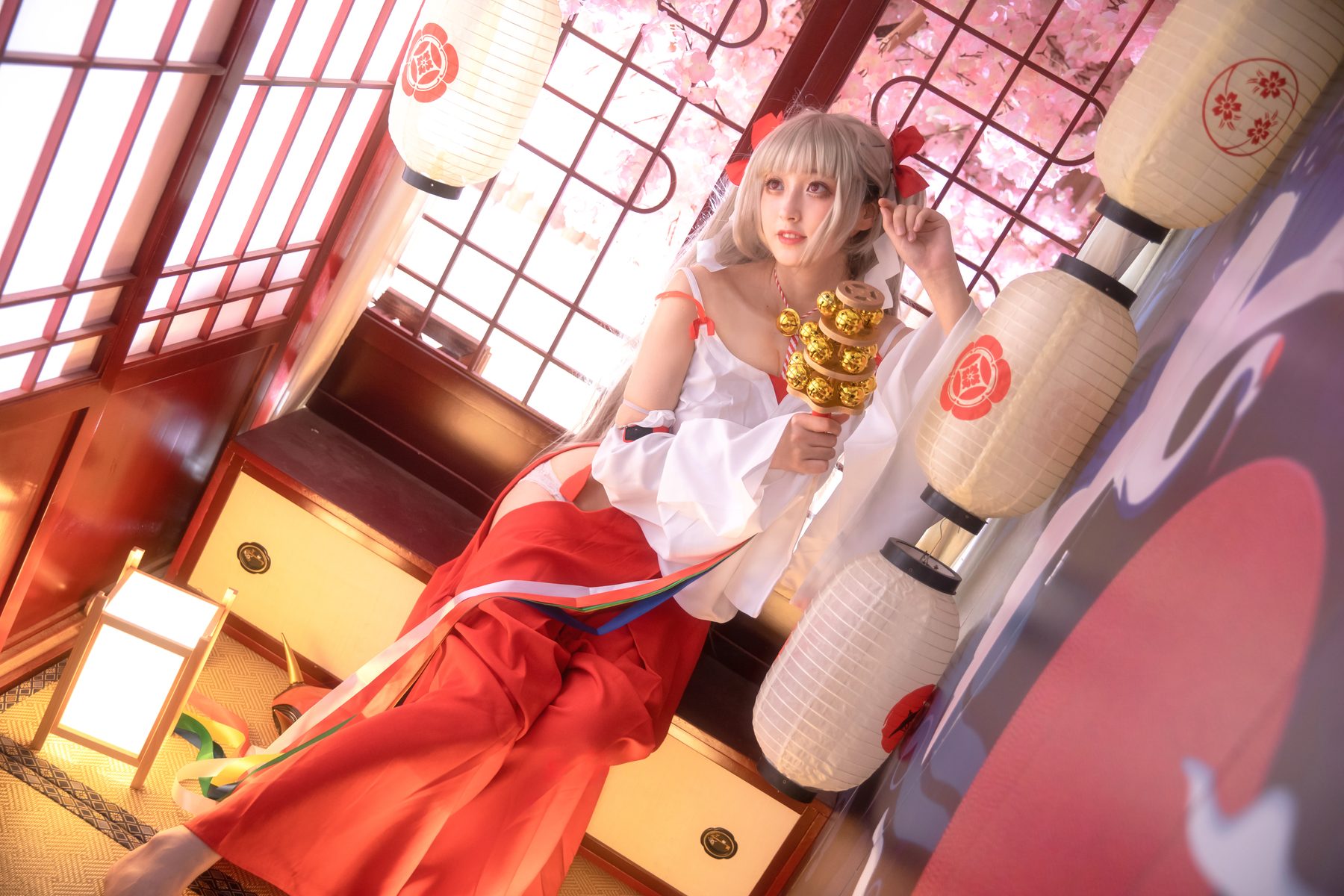Luisa零纱 碧蓝航线 可畏巫女 COS写真