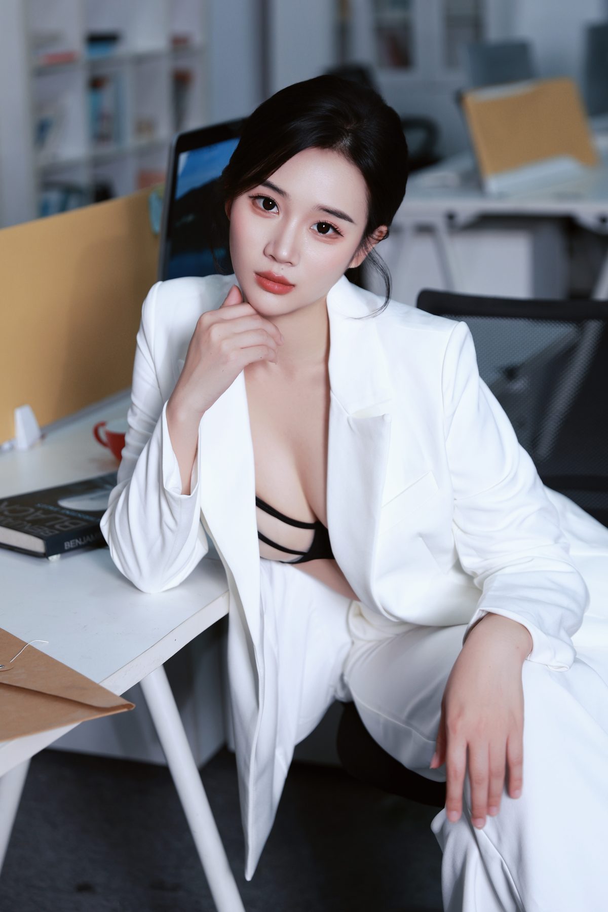 南乔 西装女郎 COS写真