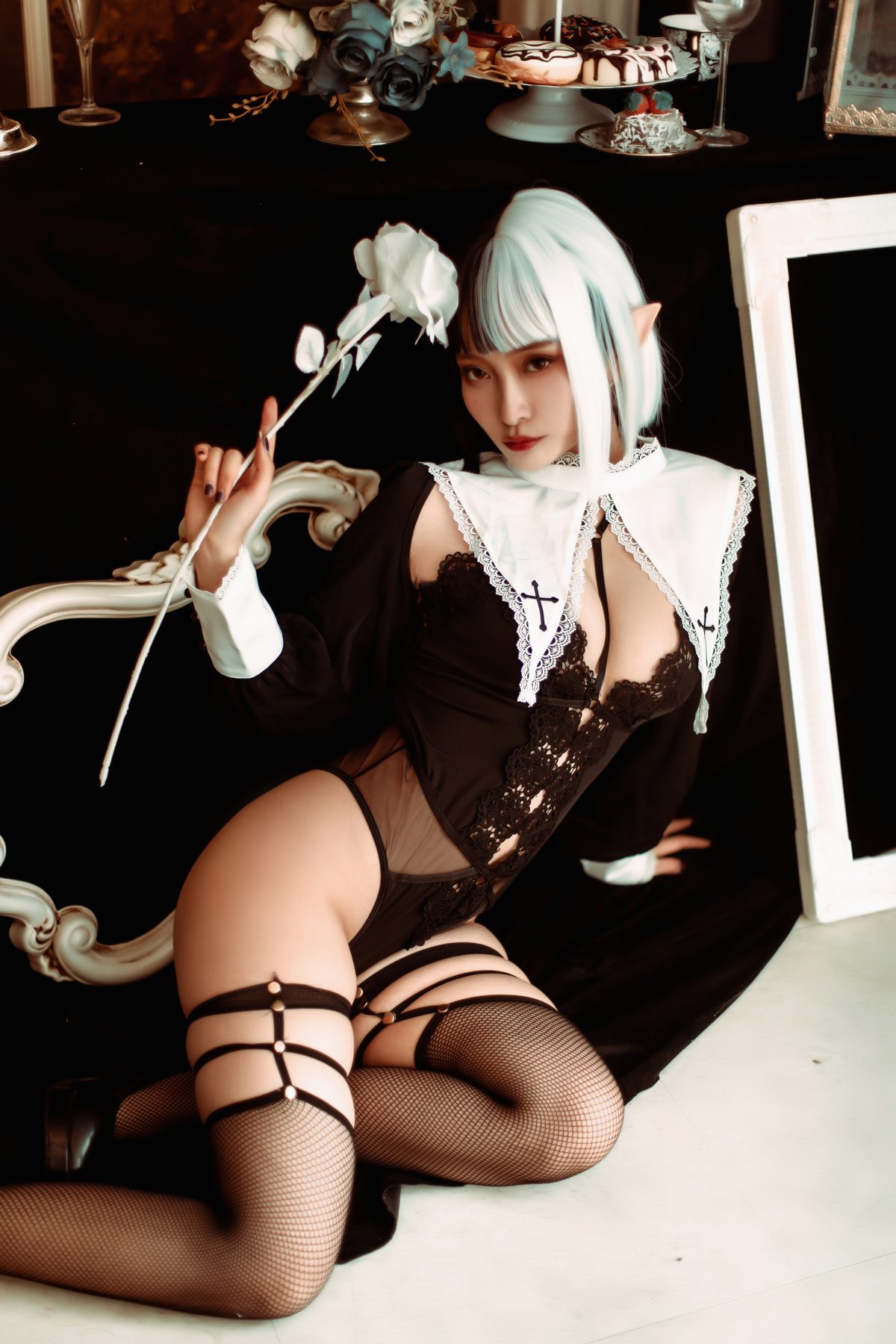 洛璃 修女 COS写真