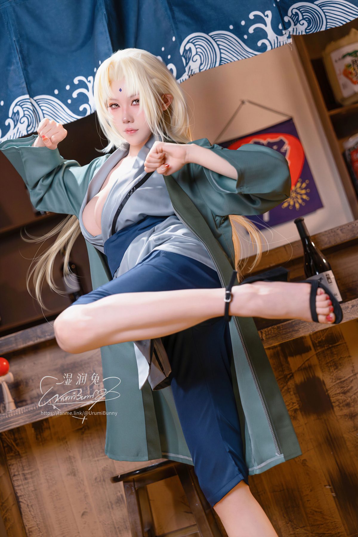 咬一口兔娘Yiko湿润兔 火影忍者 纲手 COS写真