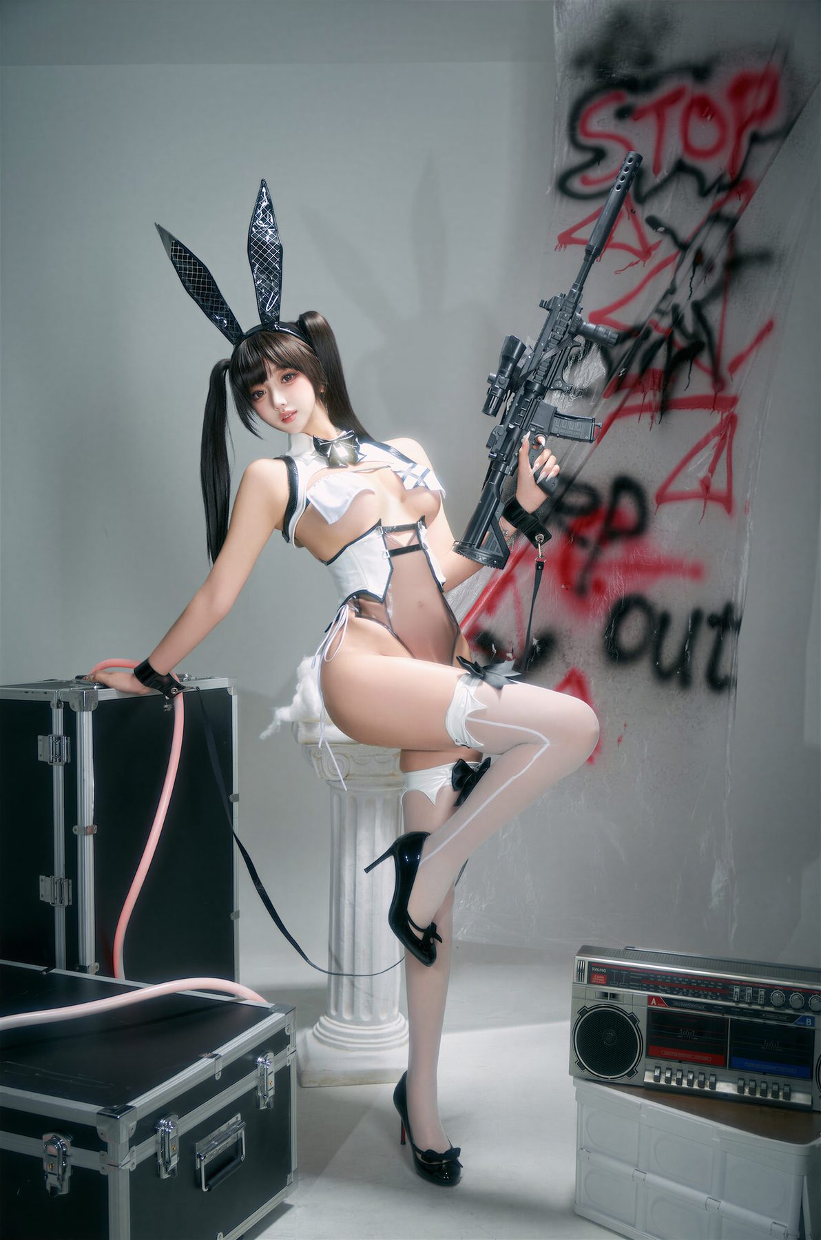 过期米线线喵 胜利女神：妮姬 贝伊 闪耀兔女郎 nikke COS写真