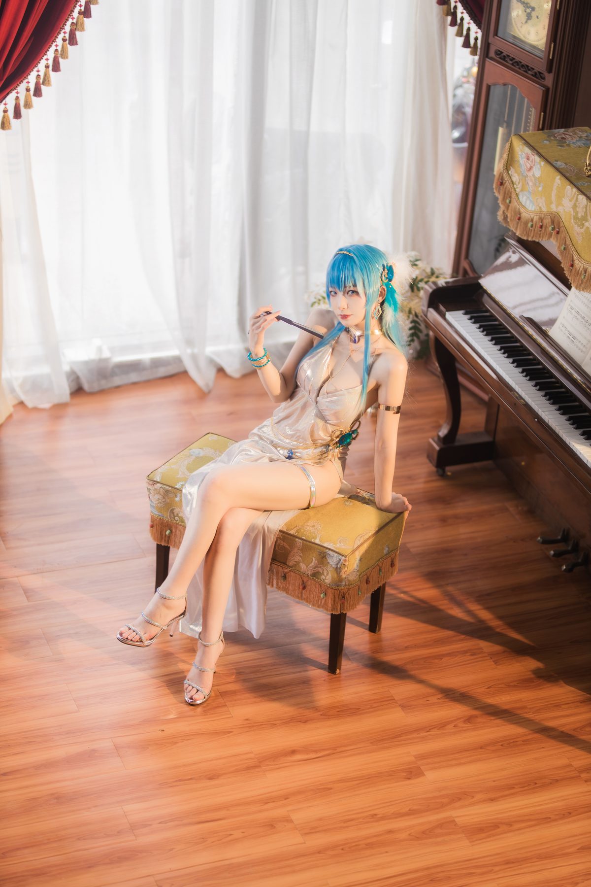 封疆疆v NIKKE 胜利女神 海伦娜 COS写真