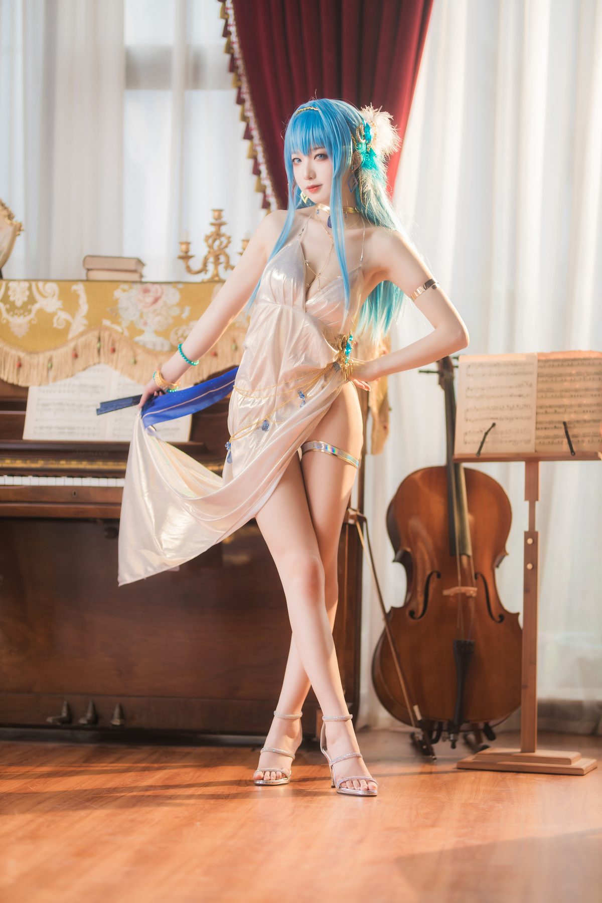封疆疆v NIKKE 胜利女神 海伦娜 COS写真