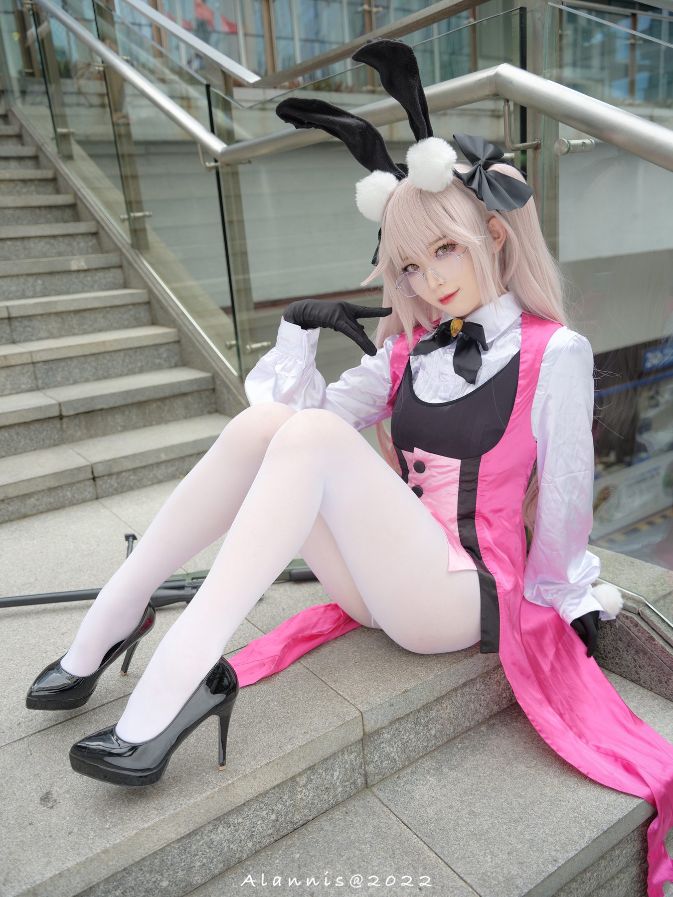 封疆疆v cosplay写真_FGO光之高扬斯卡娅兔女郎合集 | 封疆疆v COS高扬斯卡娅全套图包 [27P-209MB]