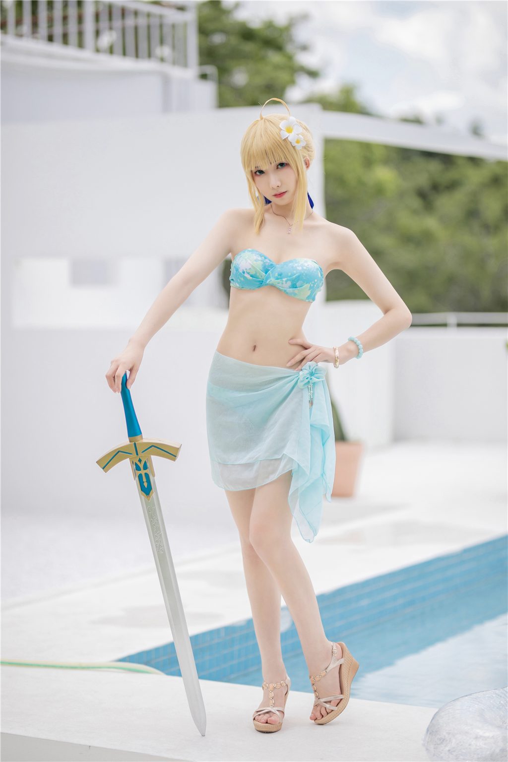 封疆疆v cosplay写真_阿尔托莉雅·潘德拉贡泳装合集 | 封疆疆v COS泳装全套图包 [40P-45MB]