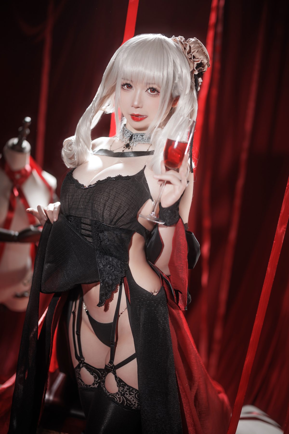 樱落酱 碧蓝航线吕佐夫礼服 COS写真