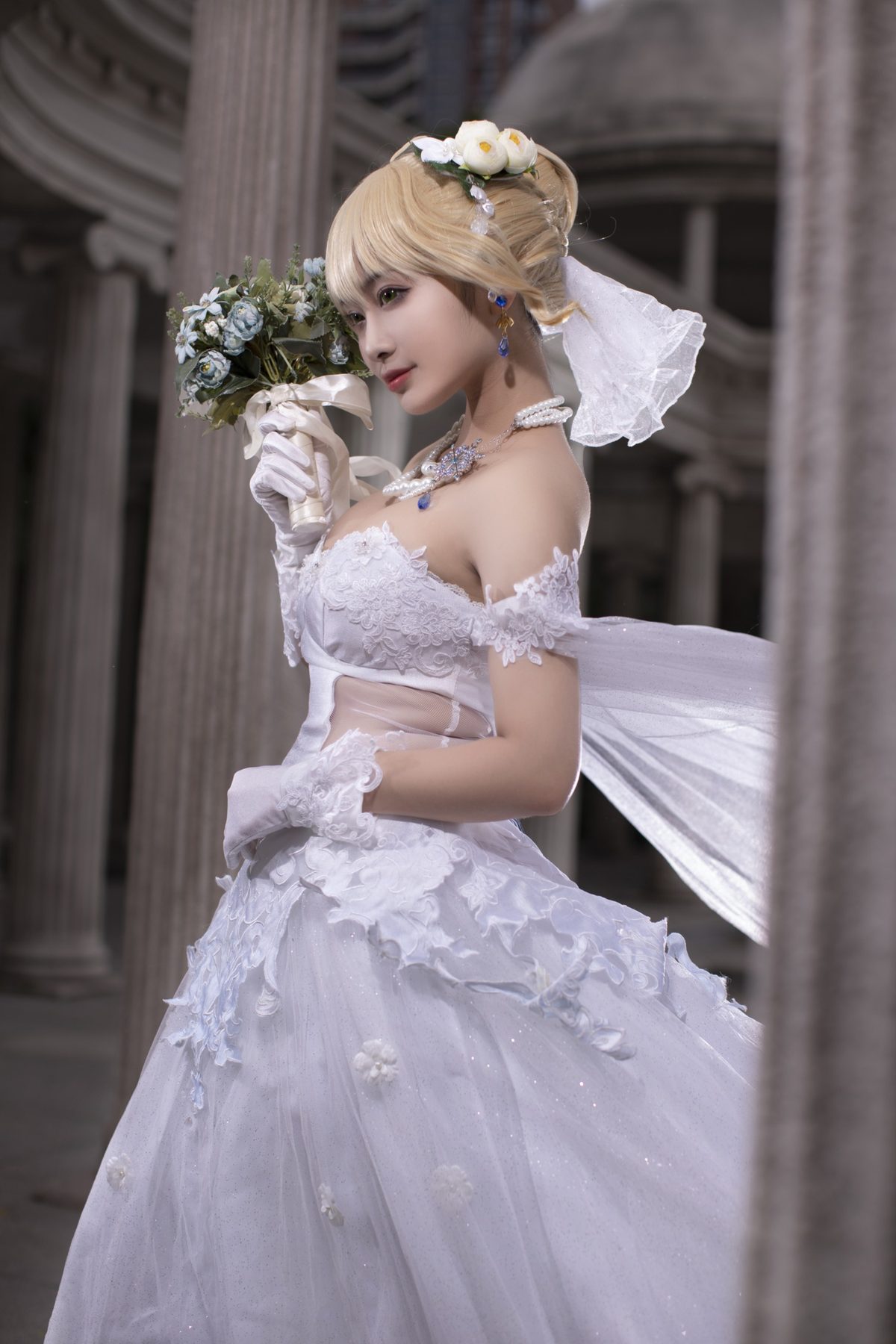 洛璃LoLiSAMA cosplay写真_阿尔托莉雅潘德拉贡阿瓦隆庆典合集 | 洛璃LoLiSAMA COS阿尔托莉雅全套图包 [30P]