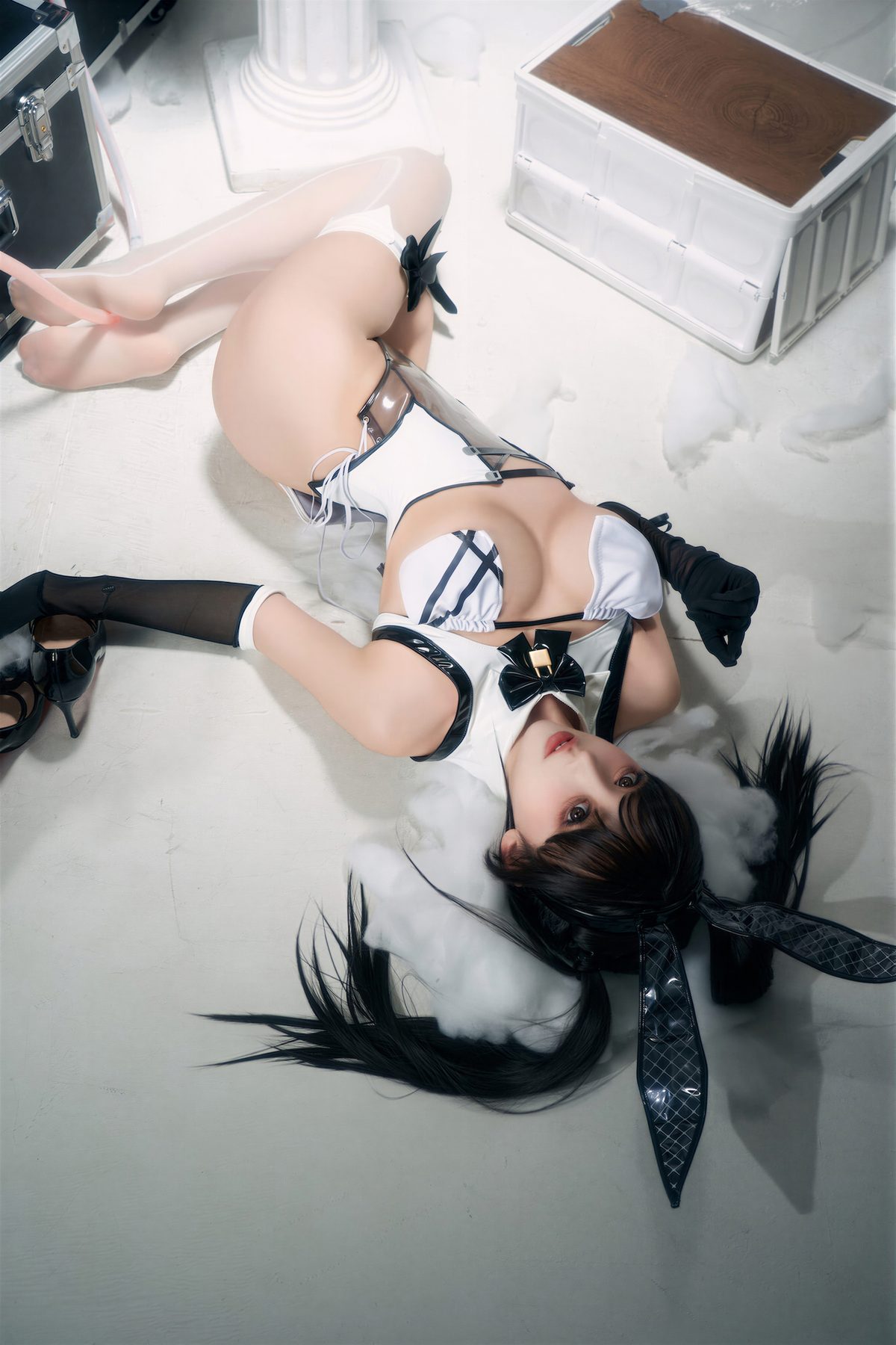 过期米线线喵 胜利女神:妮姬 贝伊 闪耀兔女郎 nikke COS写真