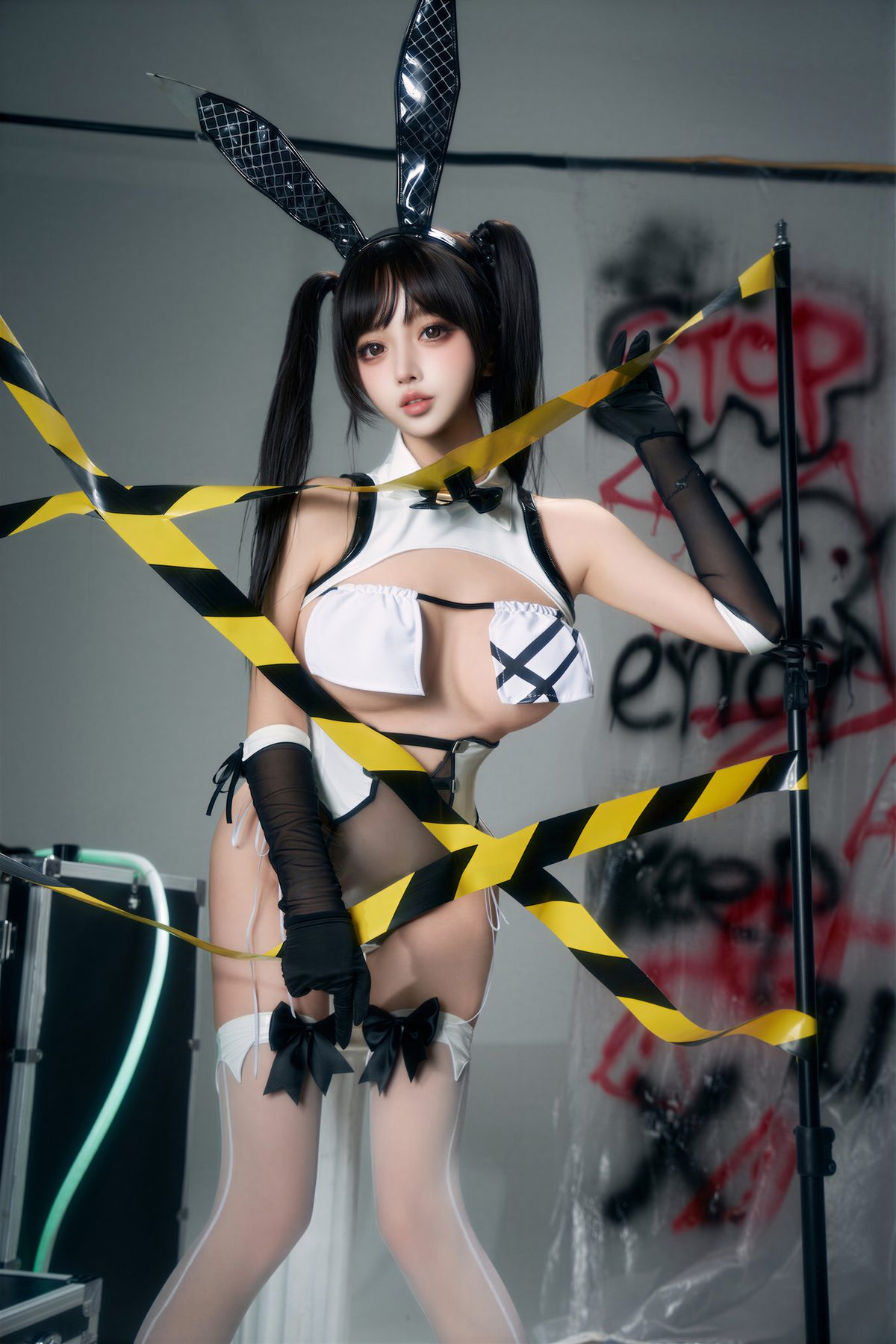 过期米线线喵 胜利女神:妮姬 贝伊 闪耀兔女郎 nikke COS写真