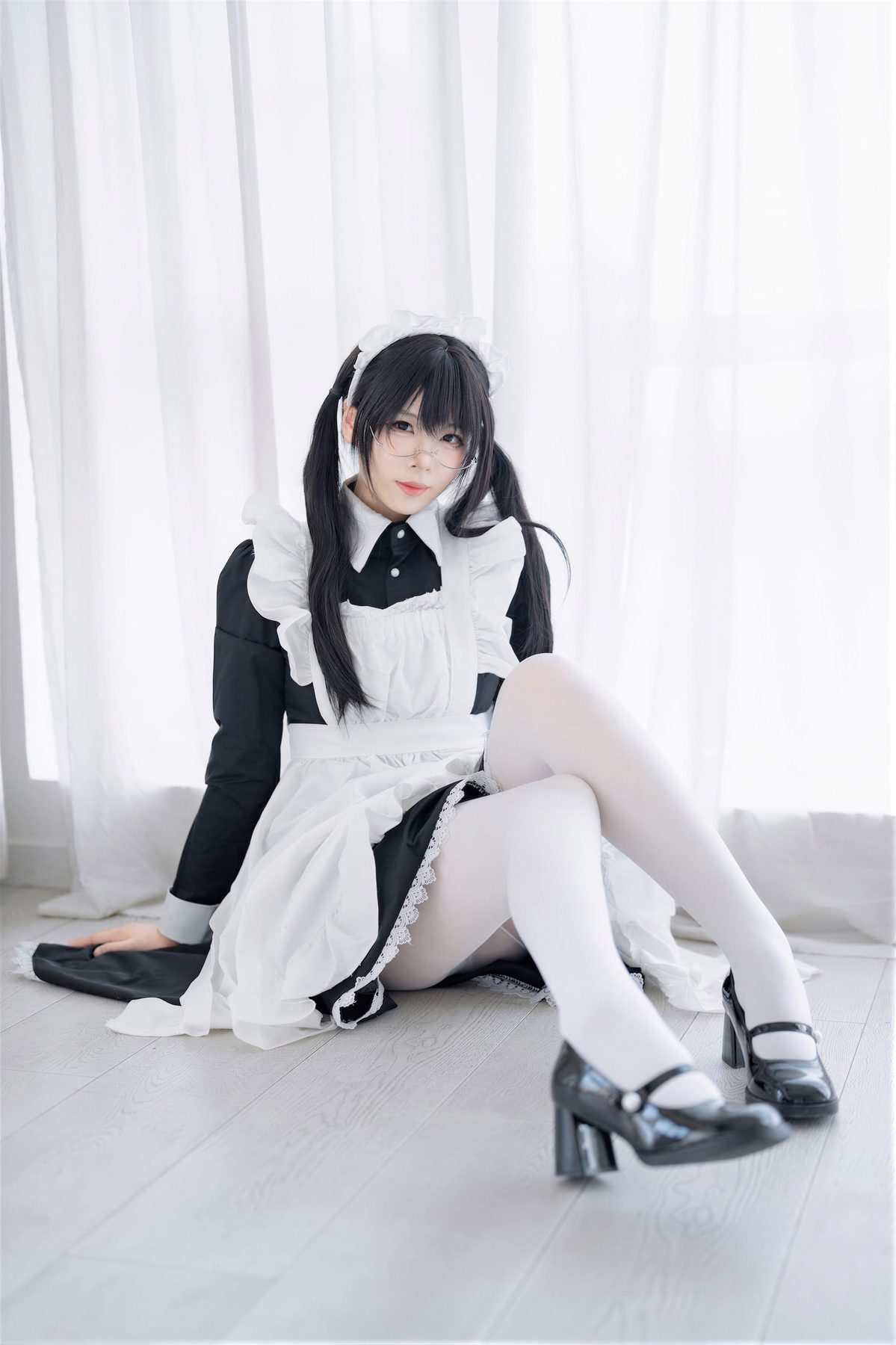 十万珍吱伏特 双人女仆 COS写真